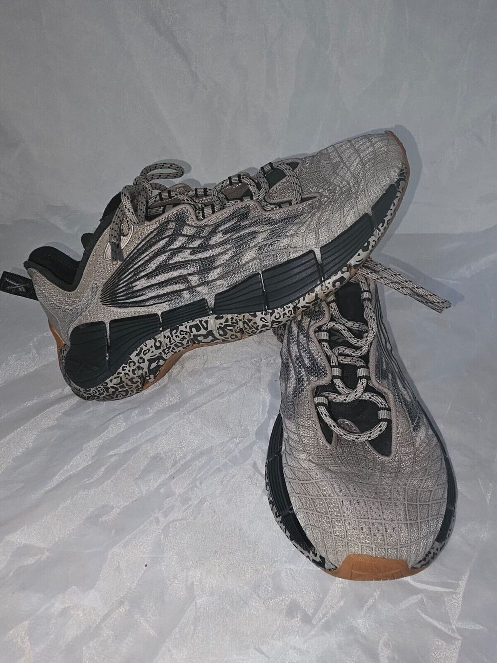 REEBOK ZIG KINETICA II GRAY RUNNING SHOES/TRAINERS/SNEAKERS SIZE US 7.5 FY7061